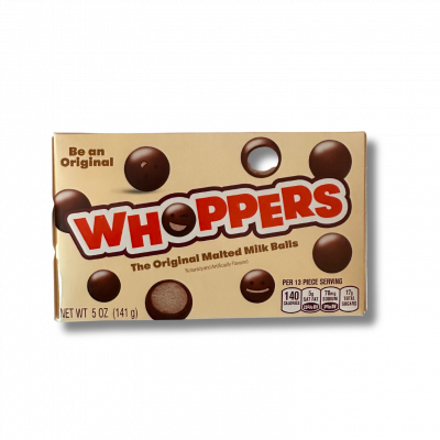 Die HERSHEY'S Whoppers Theatre Box lädt dich zu einem exklusiven Kino-Erlebnis ein. Knackige Malz-Milch-Kugeln, überzogen mit herrlicher Schokolade, lassen jeden Filmabend zu einem besonderen Erlebnis werden. […] - Breddas Hemp & Sweets Company Wuppertal